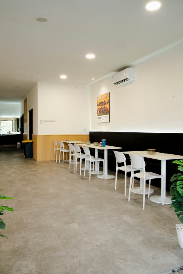 Konsep Outlet Burger Bangor 3